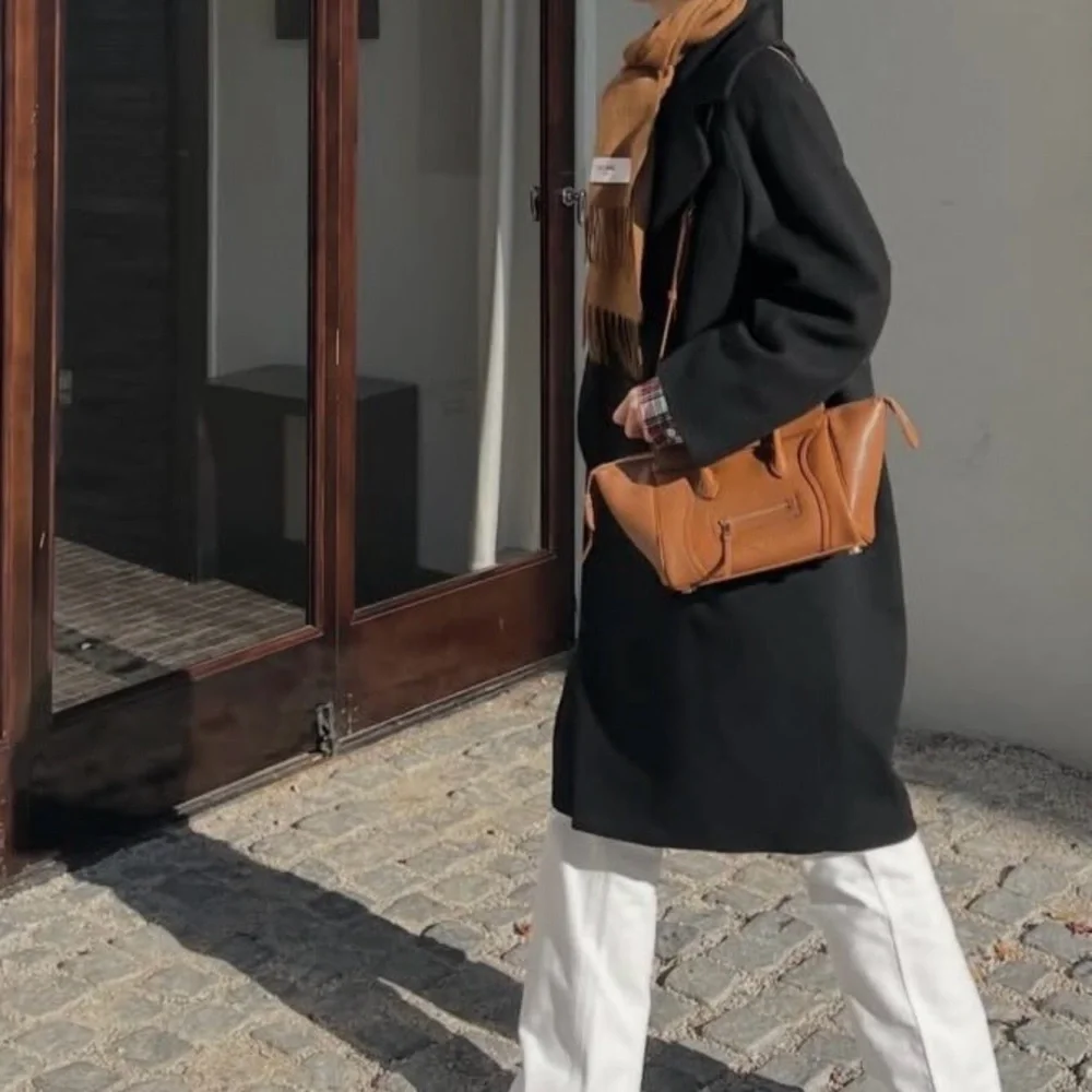 Theory Double-Breasted Coat in Double-Face
Wool-Cashmere - Picture 10 of 10